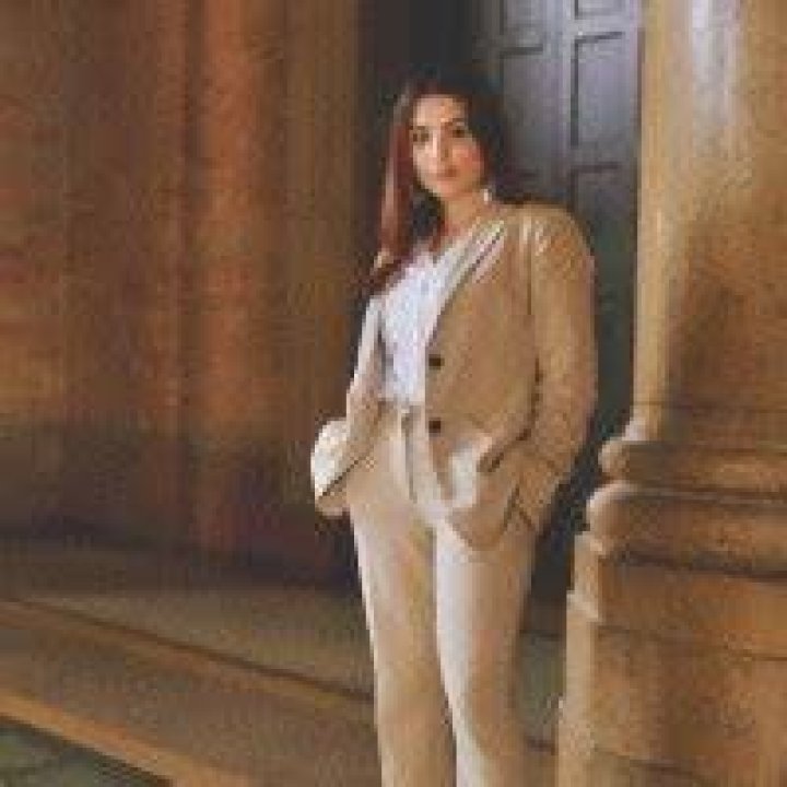 Nelli Karapetyan იუთუბის მიმოხილვა