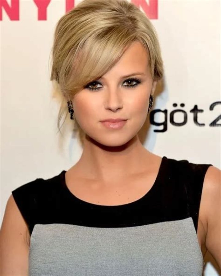 Sasha Jackson Bra Size, Age, Weight, Height, Measurements
